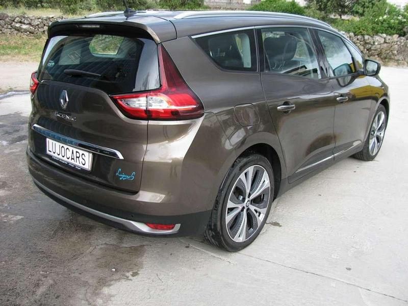 Usado Renault Grand Scénic IV Edition One 131 CV (96 kW) 2017 Marrón Monovolumen