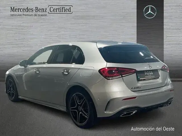 Usado Mercedes A200 150 CV (110 kW) 2022 Plata iridio Berlina