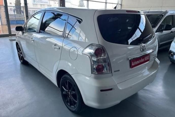 Usado Toyota Corolla Verso Luna 129 CV (94 kW) 2009 Monovolumen