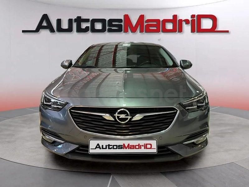 Usado Opel Insignia Innovation 165 HP (121 kW) 2019 Cinzento Sedan