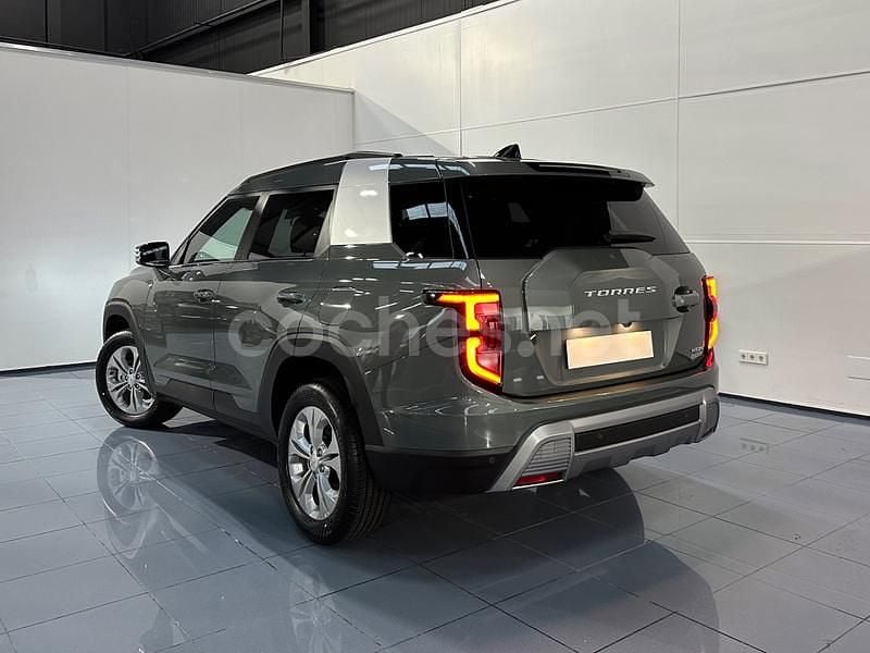 Nuevo KGM Torres 204 CV (150 kW) 2025 Gris / plata SUV