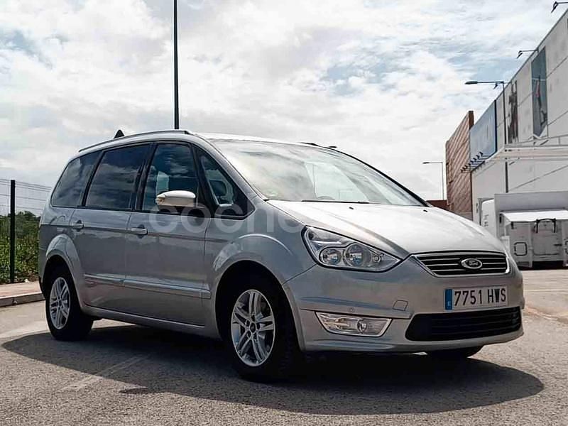 Usado Ford Galaxy Titanium 140 CV (102 kW) 2014 Gris / plata Monovolumen
