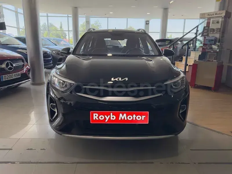 Usado Kia Stonic 100 CV (73 kW) 2023 Azul SUV