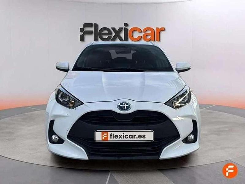 Usado Toyota Yaris Hybrid Business Edition 116 CV (85 kW) 2022 Blanco Utilitario