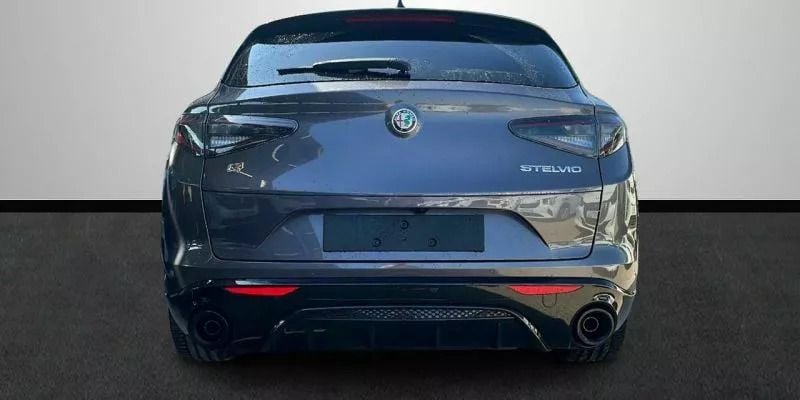 Usado Alfa Romeo Stelvio Veloce 280 CV (205 kW) 2023 Gris SUV