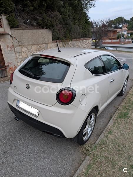 Usado Alfa Romeo MiTo Distinctive 120 CV (88 kW) 2009 Beige Utilitario
