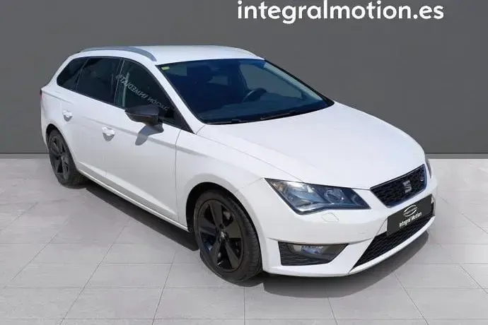 Usado Seat Leon ST FR 150 CV (110 kW) 2015 Beige Familiar