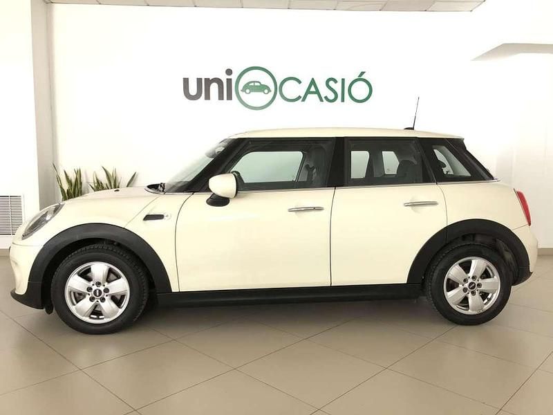 Usado Mini ONE 102 CV (75 kW) 2020 Beige Utilitario
