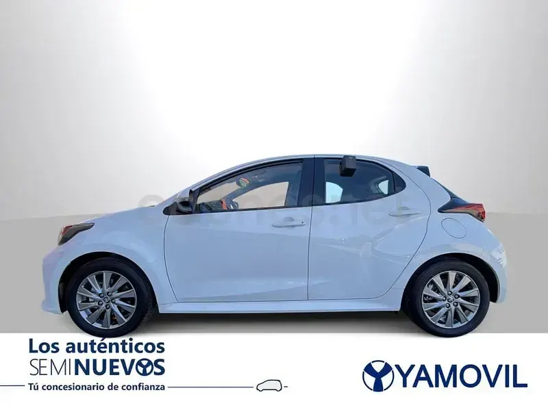 Usado Toyota Yaris Hybrid Active 116 CV (85 kW) 2024 Blanco Berlina