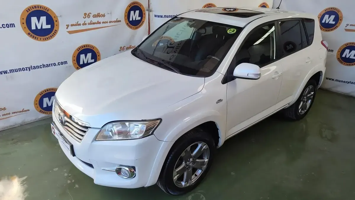Usado Toyota RAV4 Executive 150 CV (110 kW) 2011 Blanco SUV