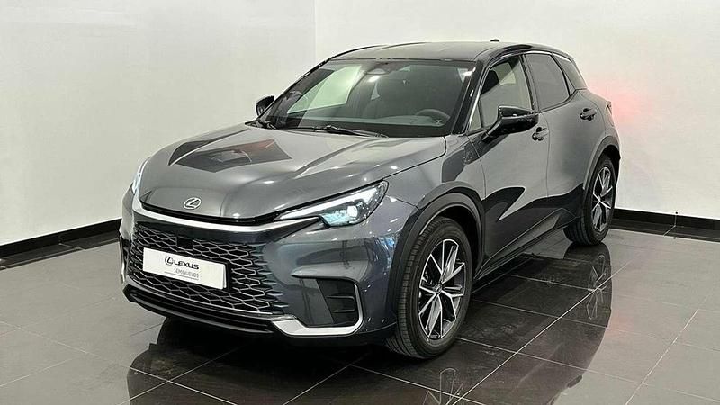 Usado Lexus LBX 137 CV (100 kW) 2025 Gris SUV