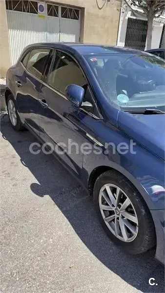 Usado Renault Mégane III Zen 110 CV (80 kW) 2016 Azul Berlina