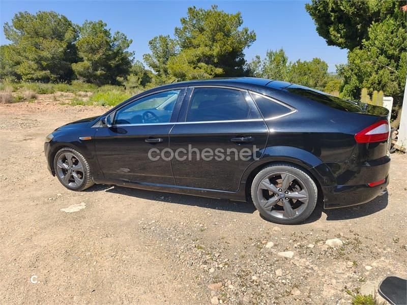 Usado Ford Mondeo Titanium X 175 CV (128 kW) 2010 Negro Berlina