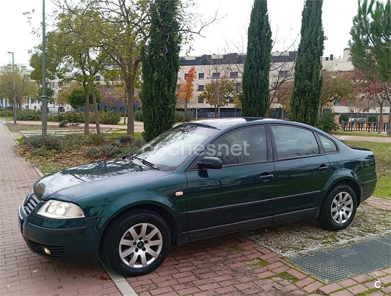Verde Usado 2002 VW Passat Edition Berlina | 1590 € (Precio justo) - Imagen 1/4