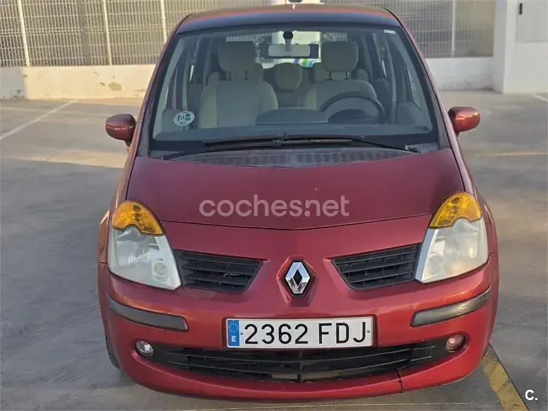 Usado Renault Modus Authentique 85 CV (62 kW) 2007 Rojo Monovolumen