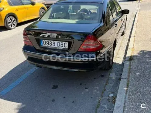 Usado Mercedes C220 Elegance 125 CV (91 kW) 2004 Negro Berlina