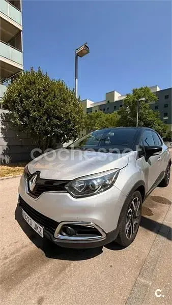 Usado Renault Captur Intens 90 CV (66 kW) 2015 Gris / plata SUV