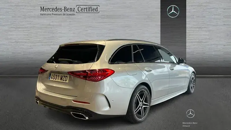 Usado Mercedes C220 200 CV (147 kW) 2024 Gris / plata Familiar
