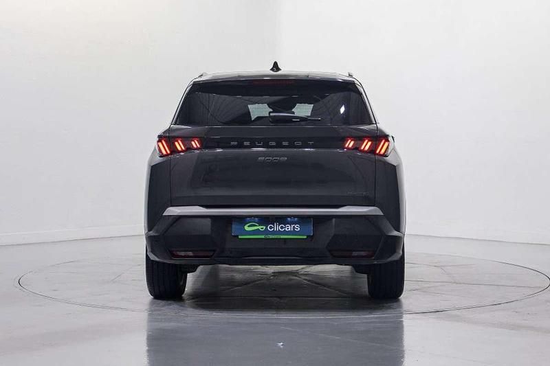 Usado Peugeot 5008 Allure 136 CV (100 kW) 2025 Gris SUV