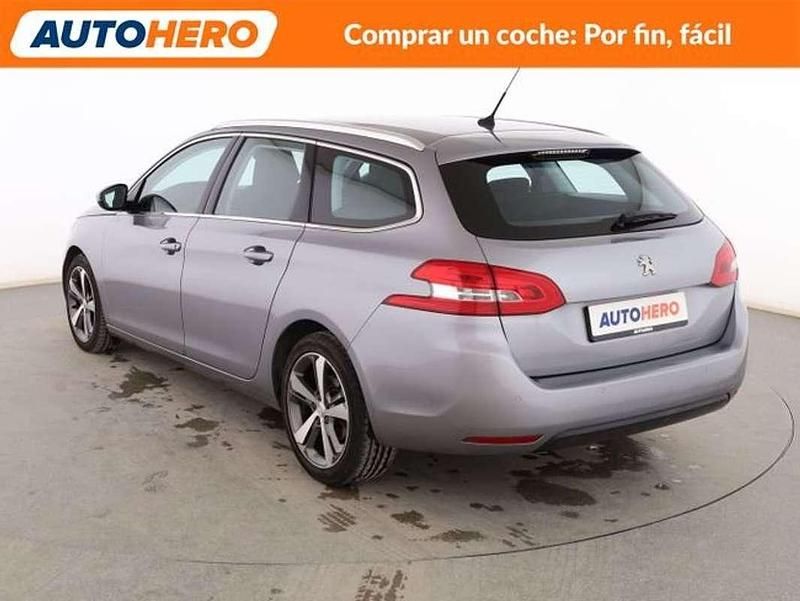 Usado Peugeot 308 Allure 120 CV (88 kW) 2017 Gris Utilitario