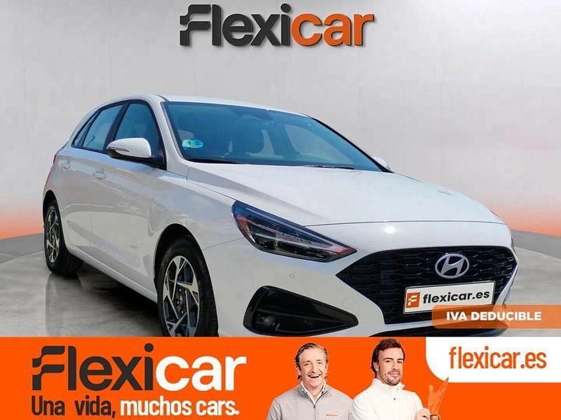 Blanco Usado 2024 Hyundai i30 Berlina | 20.890 € (Precio justo) - Imagen 1/4