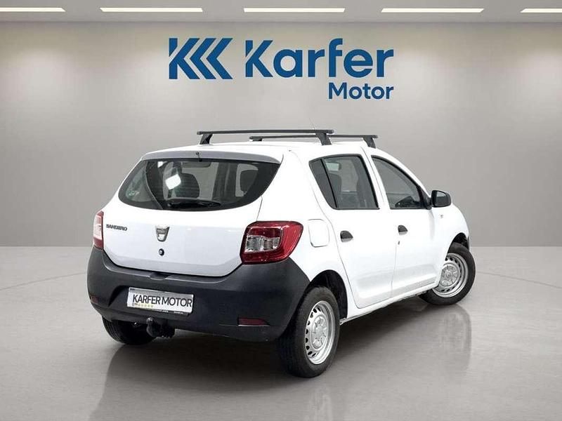 Usado Dacia Sandero Base 75 CV (55 kW) 2012 Blanco Berlina