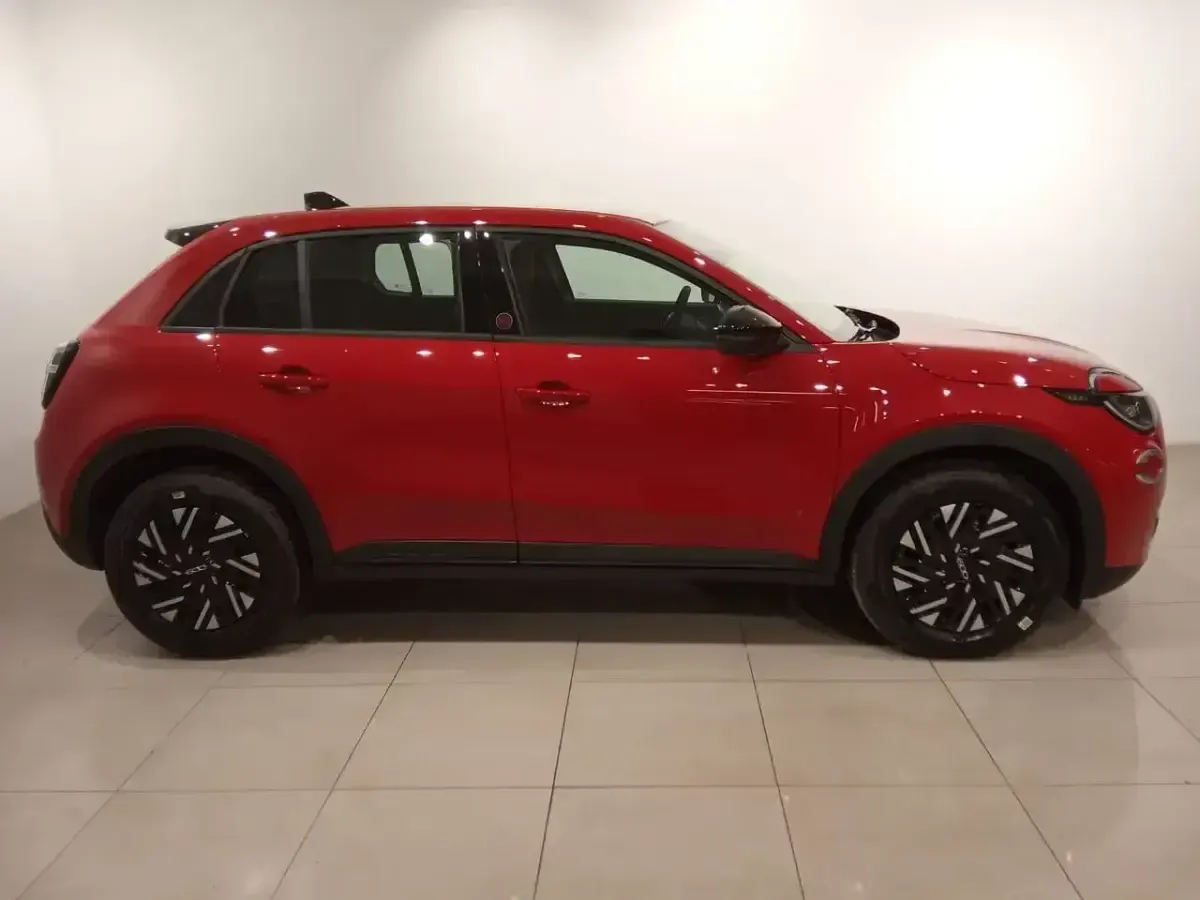 Usado Fiat 600E Red 114 kW (156 CV) 2024 Rojo