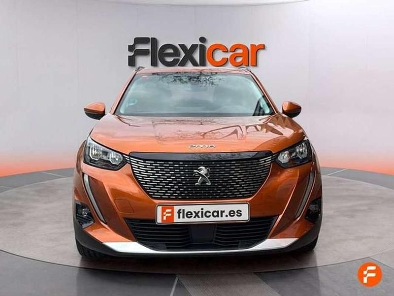 Usado Peugeot 2008 Allure 131 CV (96 kW) 2021 Naranja SUV