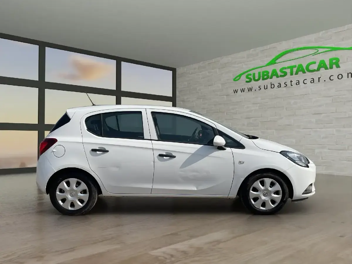 Usado Opel Corsa Expression 75 CV (55 kW) 2017 Blanco Utilitario