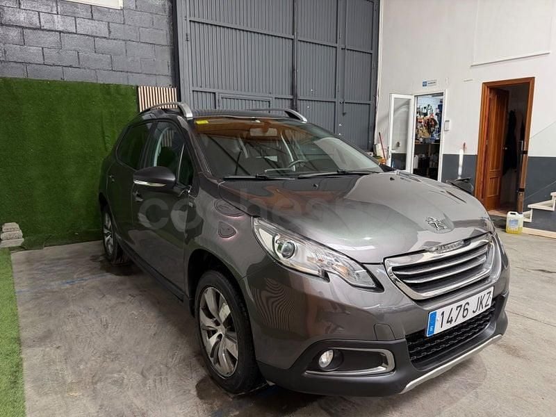 Usado Peugeot 2008 Active 110 CV (80 kW) 2015 Gris / plata SUV