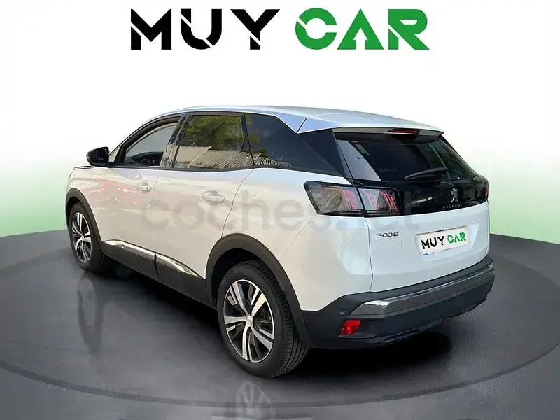Usado Peugeot 3008 Allure 130 CV (95 kW) 2022 Blanco SUV