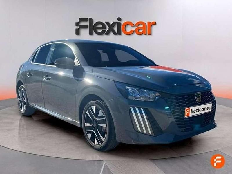 Usado Peugeot 208 Allure 101 CV (74 kW) 2025 Gris Utilitario
