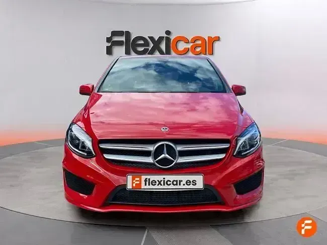 Usado Mercedes B200 136 CV (100 kW) 2019 Rojo Utilitario