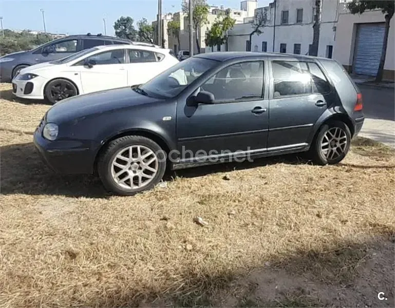 Usado VW Golf IV Highline 102 CV (75 kW) 2003 Negro Berlina