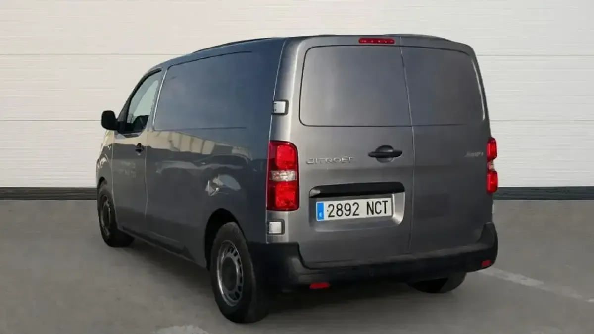 Käytetty Citroën Jumpy 120 HP (88 kW) 2025 Harmaa Tila-auto