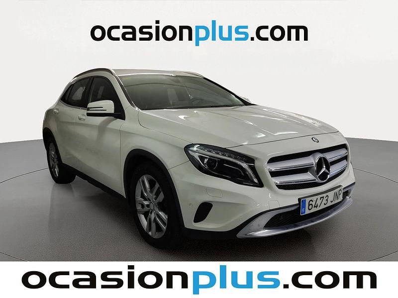 Usado Mercedes GLA200 Urban 136 CV (100 kW) 2016 Blanco SUV