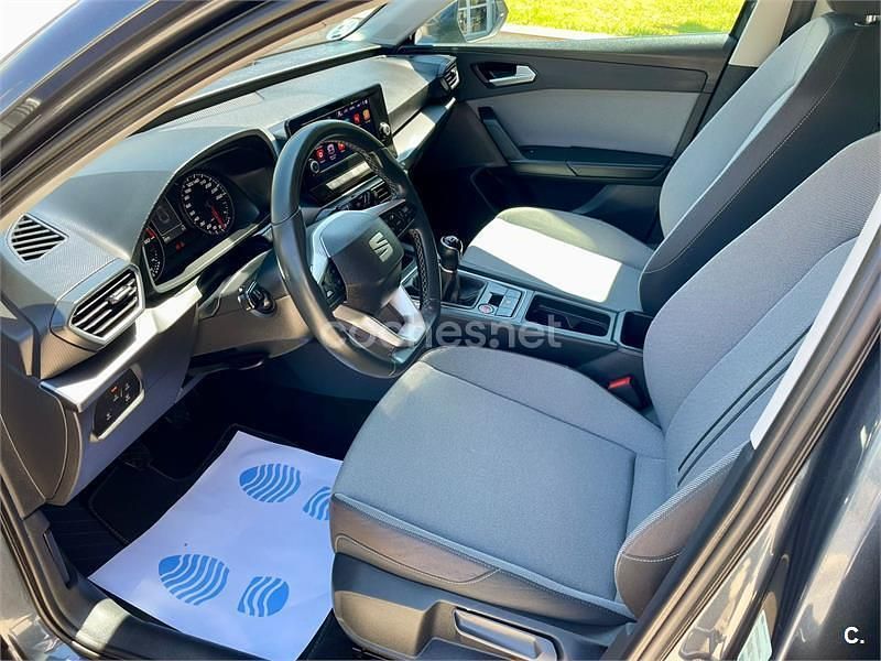 Usado Seat Leon Style 110 CV (80 kW) 2024 Azul Berlina