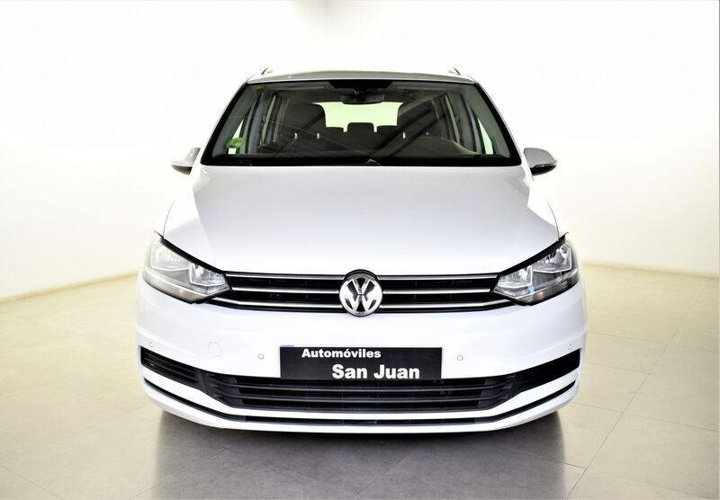 Usado VW Touran Advance 115 CV (84 kW) 2017 Blanco Monovolumen