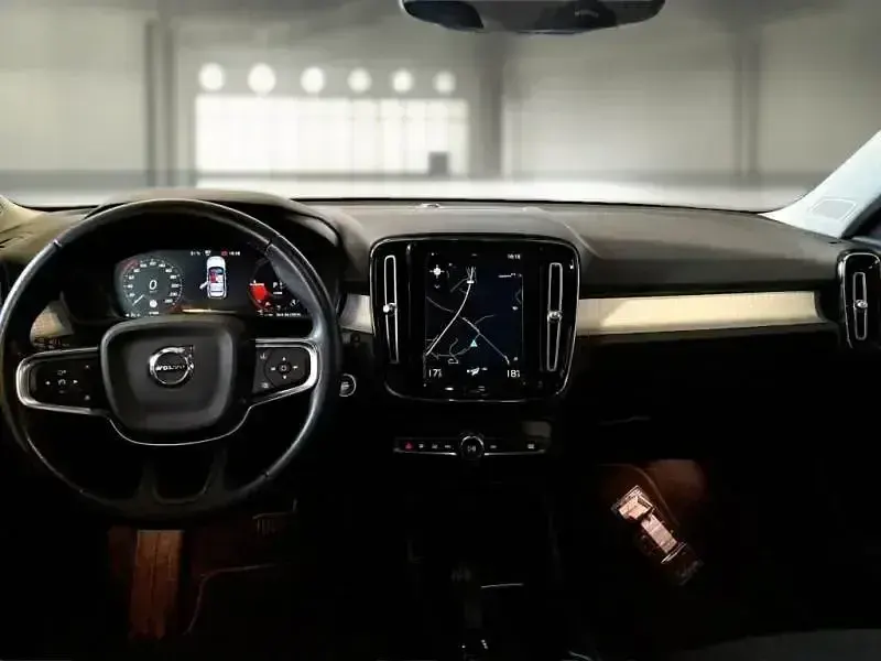 Usado Volvo XC40 Inscription 262 CV (192 kW) 2021 Negro SUV