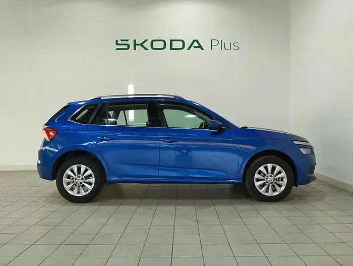 Usado Skoda Kamiq Ambition 110 CV (80 kW) 2021 Azul SUV