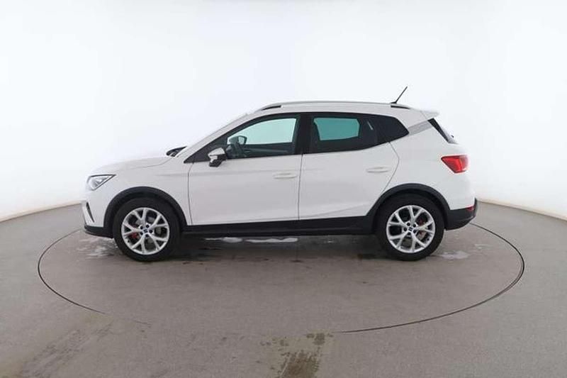 Usado Seat Arona FR 150 CV (110 kW) 2023 Blanco SUV