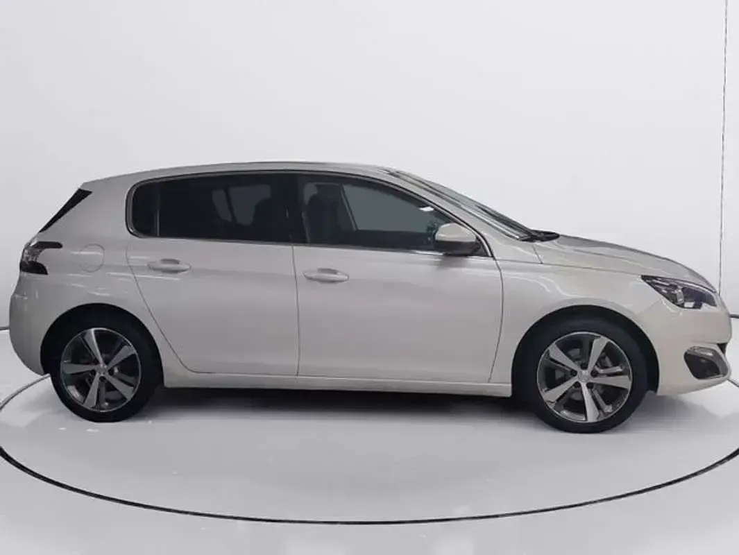 Usado Peugeot 308 Allure 131 CV (96 kW) 2016 Blanco Utilitario