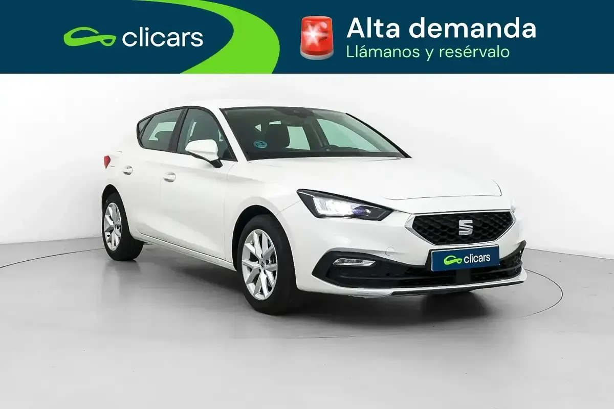 Usado Seat Leon Reference 90 CV (66 kW) 2022 Blanco Berlina