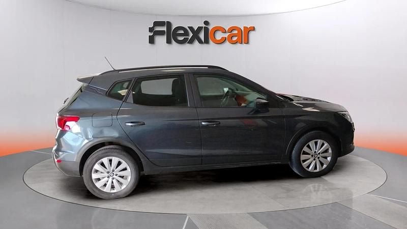 Usado Seat Arona Ecomotive 95 CV (69 kW) 2019 Gris SUV