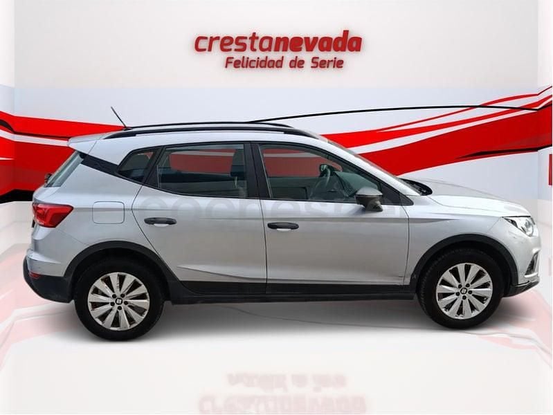 Usado Seat Arona Reference 90 CV (66 kW) 2020 Gris / plata SUV