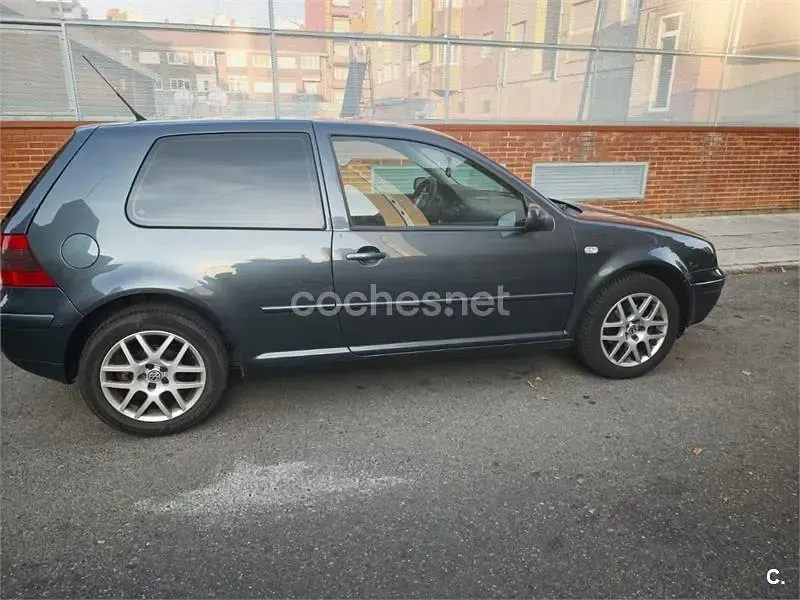 Usado VW Golf IV Advance 100 CV (73 kW) 2003 Verde Berlina