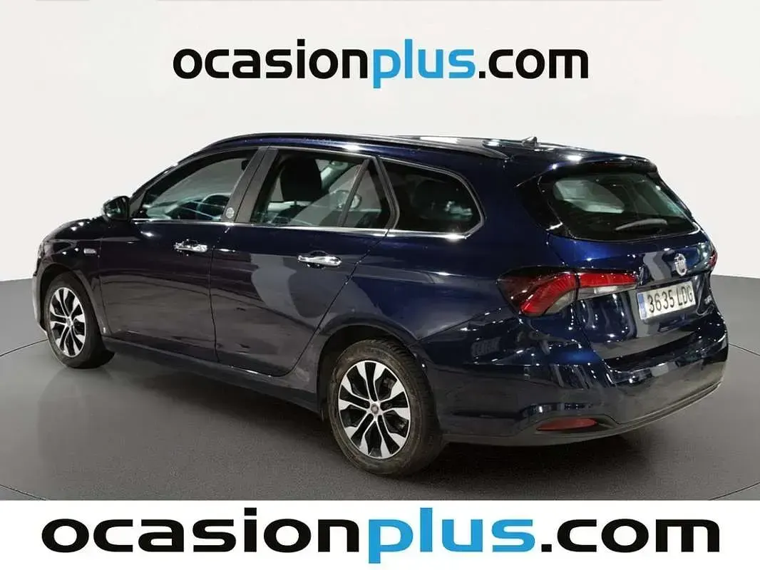 Usado Fiat Tipo Mirror 95 CV (69 kW) 2019 Azul Familiar