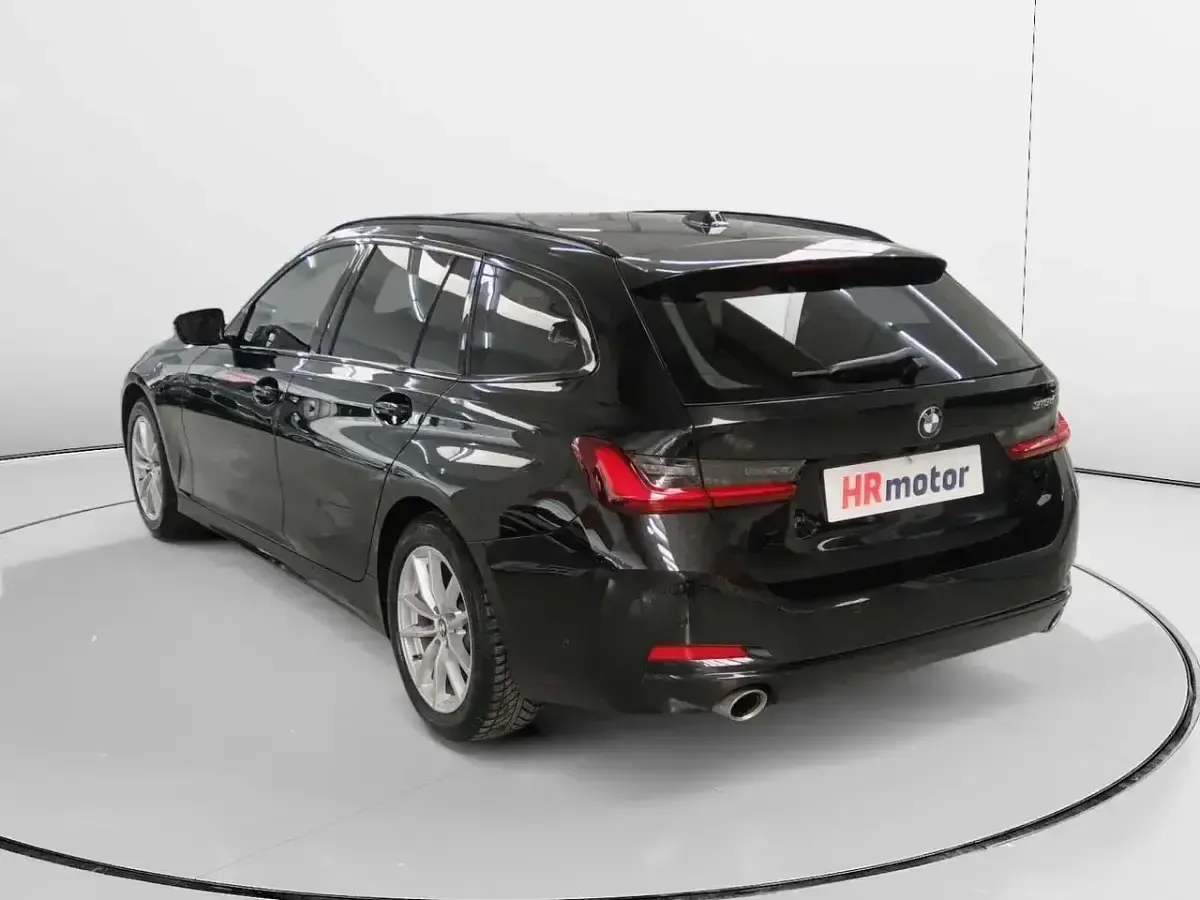 Używany BMW 318 150 KM (110 kW) 2023 Czarny Kombi