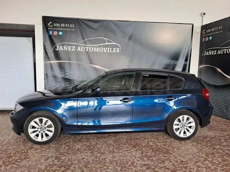 Usado BMW 118 143 CV (105 kW) 2010 Azul Utilitario