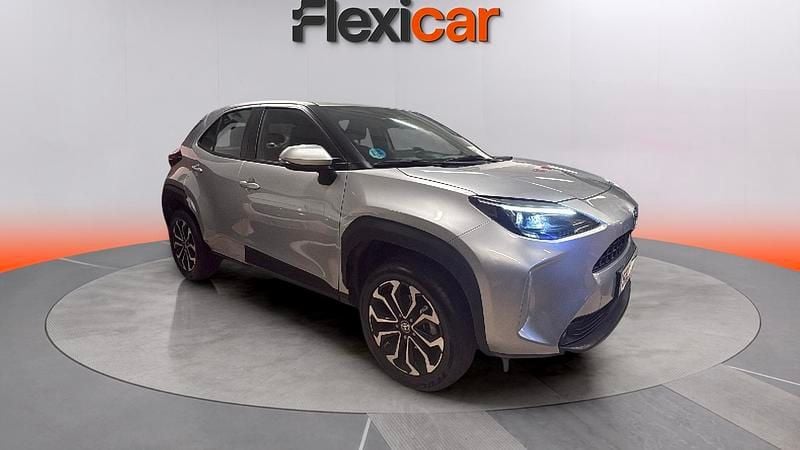 Usado Toyota Yaris Hybrid Active 116 CV (85 kW) 2024 Gris